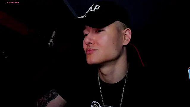 Snapshot of RODARRI chatting on September 12, 10:54 pm RODARRI online show from September 12, 10:54 pm