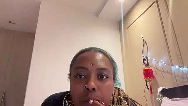 ChocolateCakeQueen online show from February 9, 12:49 am