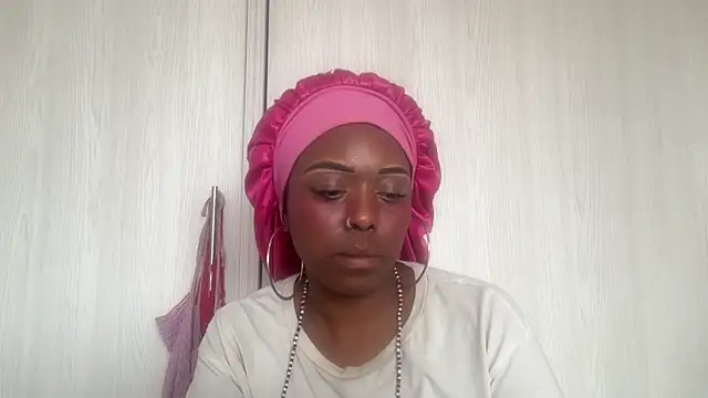 ChocolateCakeQueen online show from December 18, 10:16 pm