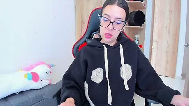  amanda seyfried19 online show from February 5, 4:00 pm