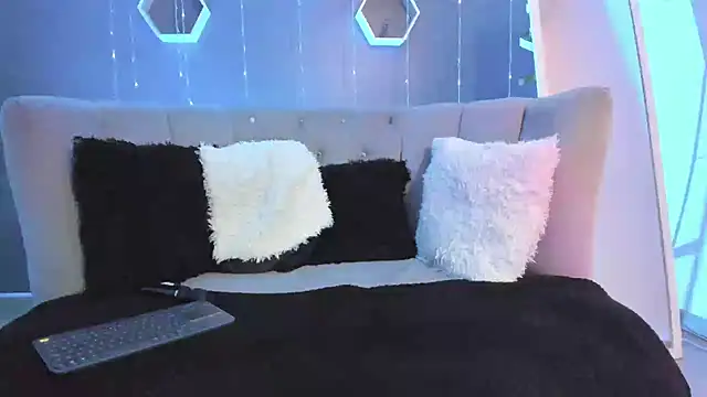 Sammy owens  online show from February 20, 3:41 pm