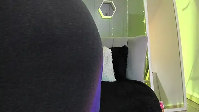 Sammy owens  online show from March 15, 6:54 pm