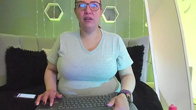 Sammy owens  online show from March 20, 12:32 pm