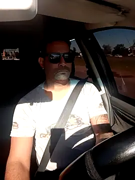 Snapshot of hecwil8 chatting on November 14, 11:20 am hecwil8 online show from November 14, 11:20 am