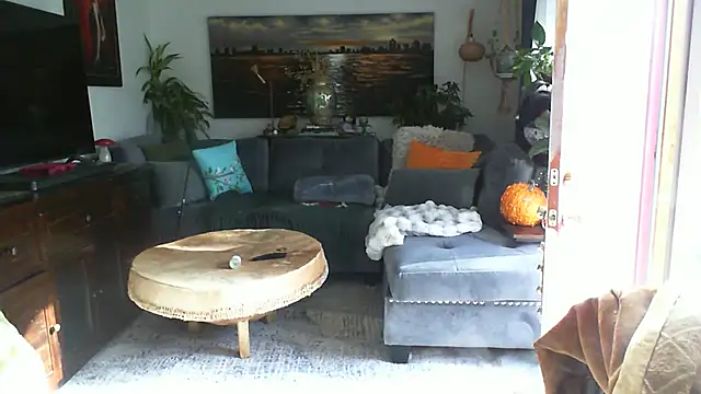 Snapshot of CeceilaMoon chatting on November 10, 8:41 pm CeceilaMoon online show from November 10, 8:41 pm