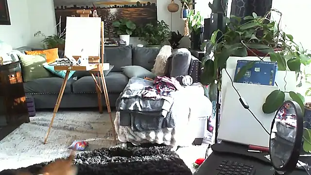 Snapshot of CeceilaMoon chatting on December 13, 9:42 pm CeceilaMoon online show from December 13, 9:42 pm