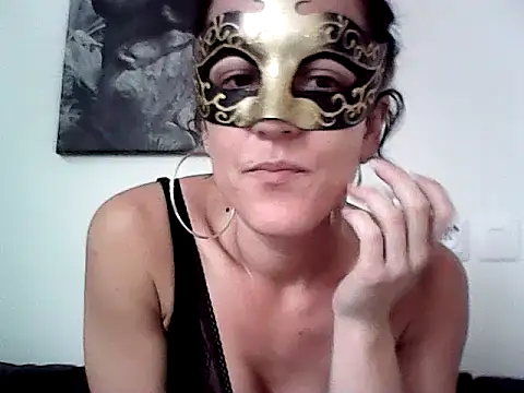 Snapshot of Masquegirlmysterious chatting on November 5, 12:49 pm Masquegirlmysterious online show from November 5, 12:49 pm