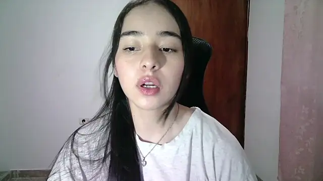 Snapshot of aineangeel chatting on October 4, 12:19 am aineangeel online show from October 4, 12:19 am