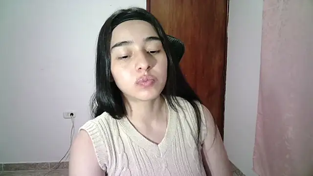 Snapshot of aineangeel chatting on October 11, 12:43 am aineangeel online show from October 11, 12:43 am