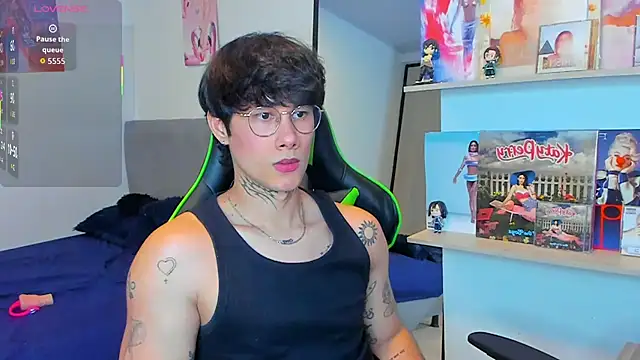 JayHotxxx online show from April 7, 11:37 pm