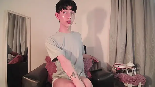 lyamthommpson online show from February 10, 1:46 am