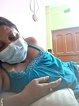 Snapshot of kunjan789 chatting on December 4, 11:46 pm kunjan789 online show from December 4, 11:46 pm