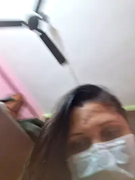 Snapshot of kunjan789 chatting on January 5, 10:43 am kunjan789 online show from January 5, 10:43 am