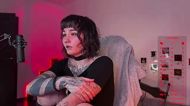 deadlysweet online show from December 2, 1:58 am