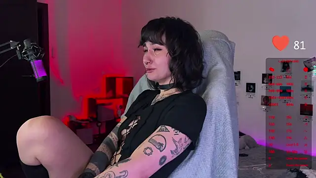 deadlysweet online show from January 8, 1:00 am