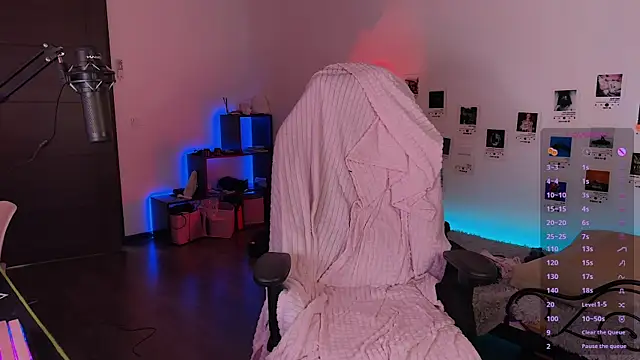 deadlysweet online show from March 25, 5:13 am