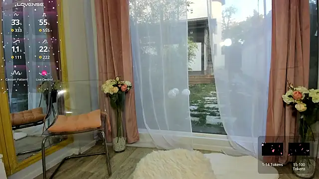 Selena Reeves online show from October 10, 6:01 am