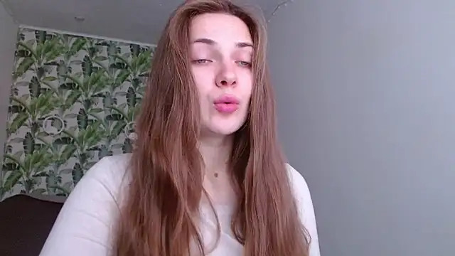 Snapshot of Olivia_shine chatting on October 22, 4:13 am Olivia shine online show from October 22, 4:13 am