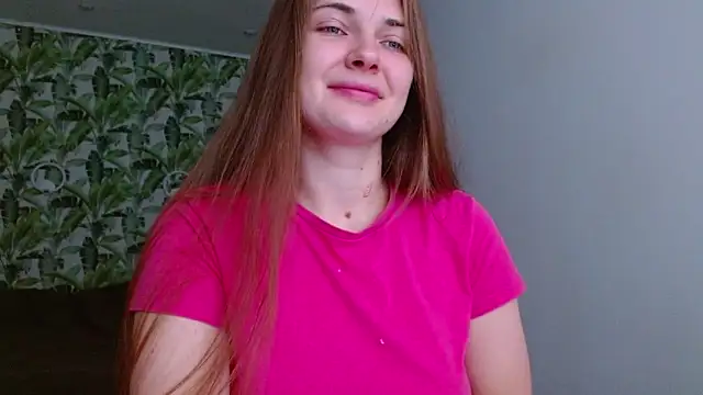 Snapshot of Olivia_shine chatting on November 6, 5:19 am Olivia shine online show from November 6, 5:19 am