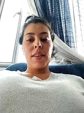 Emily Wane online show from March 18, 9:53 pm