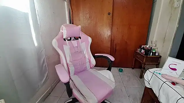 Snapshot of Gotitatv chatting on February 27, 8:31 pm Gotitatv online show from February 27, 8:31 pm