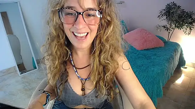 Paula Paz online show from October 15, 3:12 pm