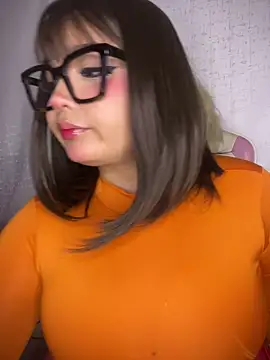 CharlotteMillers online show from February 26, 5:39 am