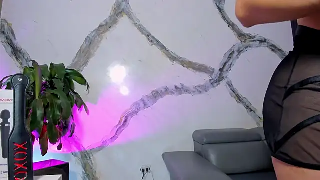 AnaRuiz online show from November 7, 2:50 pm