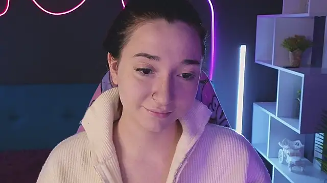 YasmineWest online show from December 3, 1:30 am