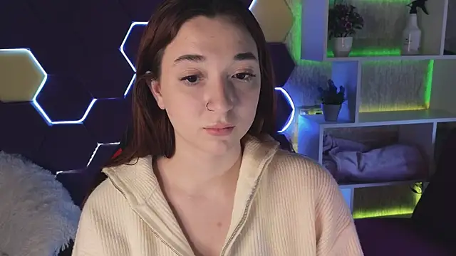 YasmineWest online show from December 12, 4:15 am