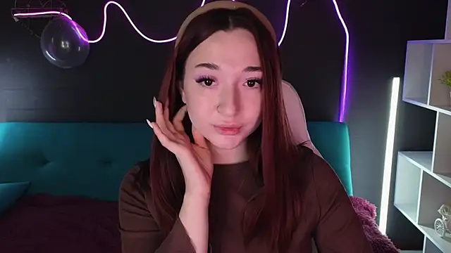 YasmineWest online show from December 18, 4:20 am