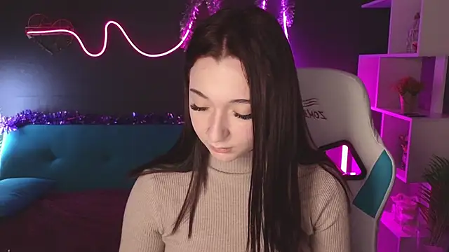 YasmineWest online show from December 27, 12:12 pm