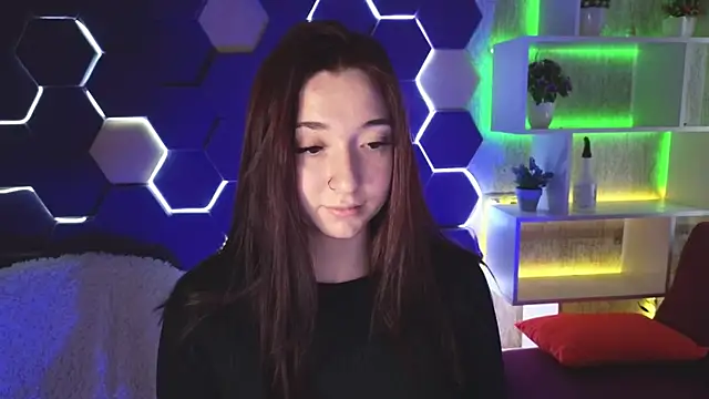 YasmineWest online show from December 28, 4:41 am