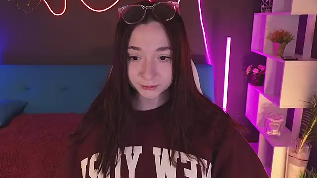 YasmineWest online show from February 25, 12:58 am