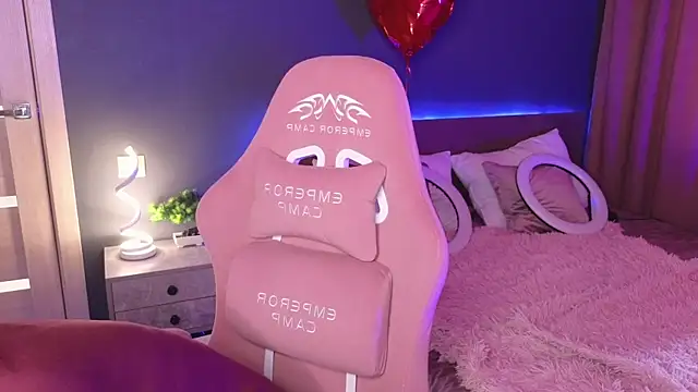 YasmineWest online show from March 1, 7:19 am