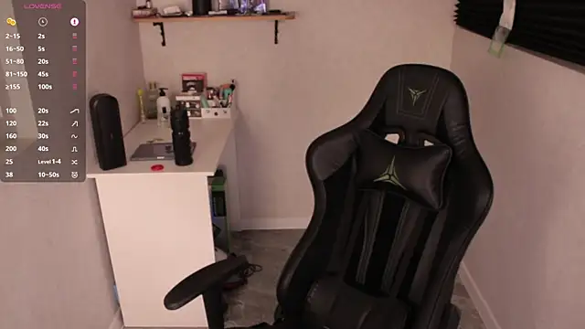 Snapshot of carthylovvve chatting on December 29, 9:52 pm carthylovvve online show from December 29, 9:52 pm