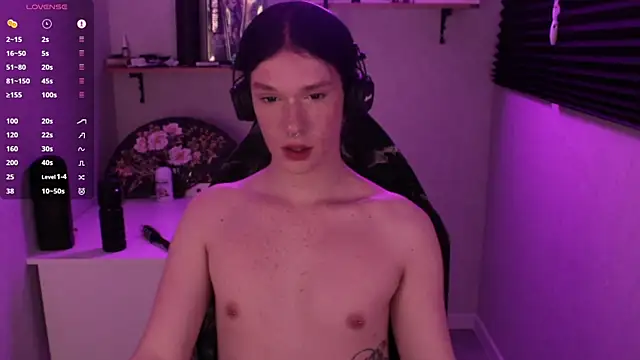 Snapshot of carthylovvve chatting on January 11, 10:51 pm carthylovvve online show from January 11, 10:51 pm