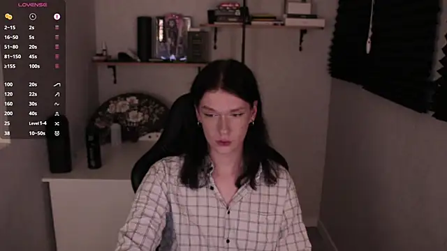 Snapshot of carthylovvve chatting on January 19, 7:47 pm carthylovvve online show from January 19, 7:47 pm