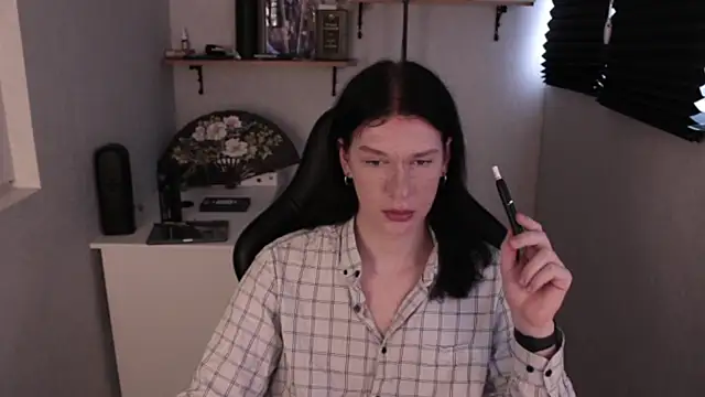 Snapshot of carthylovvve chatting on January 20, 8:52 am carthylovvve online show from January 20, 8:52 am