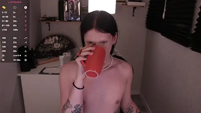 Snapshot of carthylovvve chatting on January 26, 6:37 pm carthylovvve online show from January 26, 6:37 pm