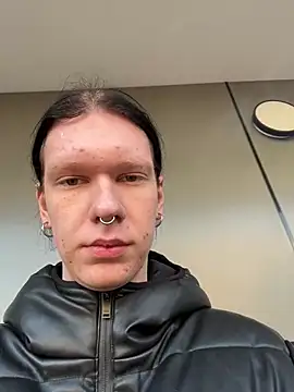 Snapshot of carthylovvve chatting on January 27, 1:41 pm carthylovvve online show from January 27, 1:41 pm