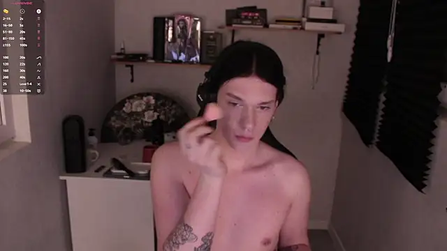 Snapshot of carthylovvve chatting on January 30, 12:39 am carthylovvve online show from January 30, 12:39 am