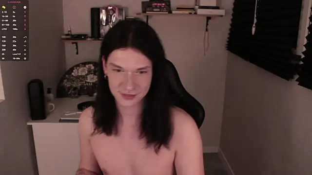 Snapshot of carthylovvve chatting on January 30, 5:28 pm carthylovvve online show from January 30, 5:28 pm