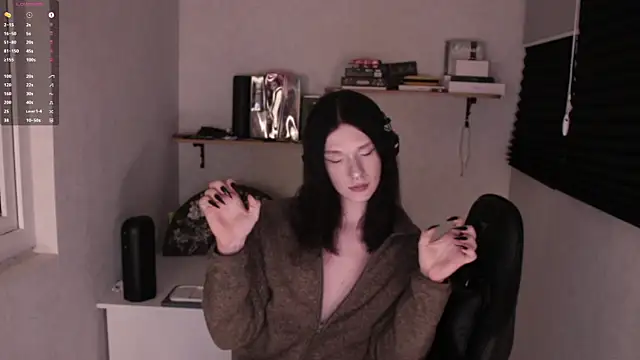 Snapshot of carthylovvve chatting on February 3, 6:39 pm carthylovvve online show from February 3, 6:39 pm