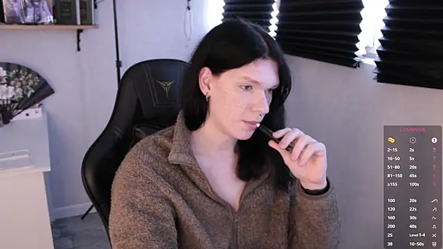 Snapshot of carthylovvve chatting on February 13, 9:20 am carthylovvve online show from February 13, 9:20 am