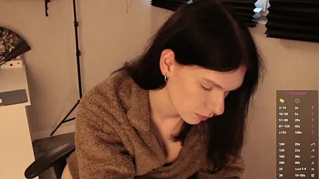 Snapshot of carthylovvve chatting on February 16, 2:32 pm carthylovvve online show from February 16, 2:32 pm