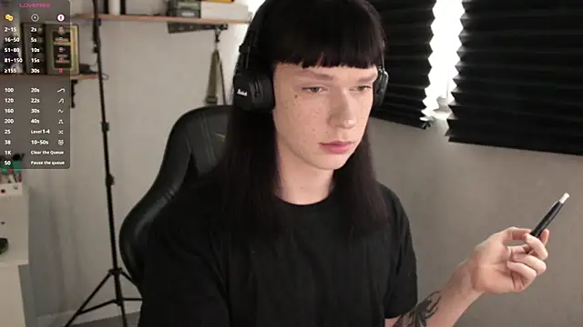 Snapshot of carthylovvve chatting on March 20, 2:32 pm carthylovvve online show from March 20, 2:32 pm