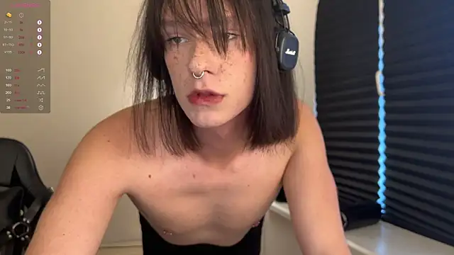 Snapshot of carthylovvve chatting on September 17, 2:52 pm carthylovvve online show from September 17, 2:52 pm