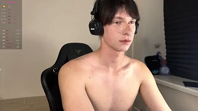 Snapshot of carthylovvve chatting on October 1, 4:24 pm carthylovvve online show from October 1, 4:24 pm