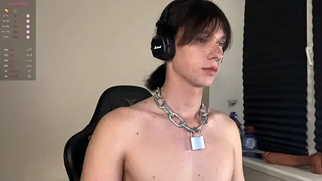 Snapshot of carthylovvve chatting on October 11, 3:21 pm carthylovvve online show from October 11, 3:21 pm